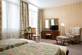 Dolphin Resort & Conference Center