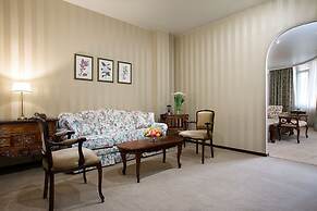 Dolphin Resort & Conference Center