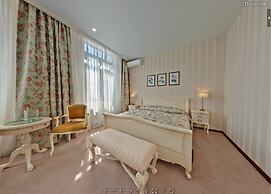 Dolphin Resort & Conference Center