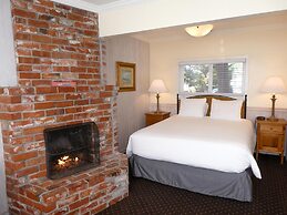 Carmel Fireplace Inn