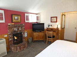 Carmel Fireplace Inn