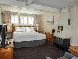 Carmel Fireplace Inn