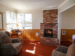 Carmel Fireplace Inn