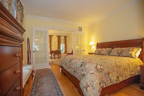 Compass Rose Inn