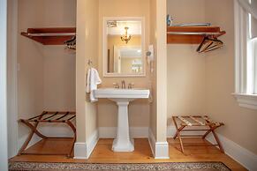 Compass Rose Inn