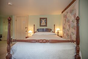 Clark Currier Inn