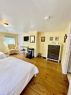 Clark Currier Inn