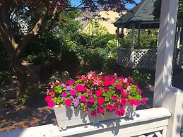 Clark Currier Inn