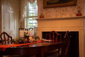 Clark Currier Inn