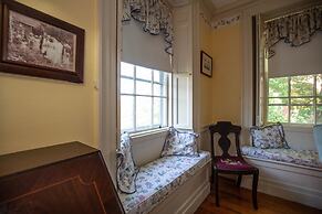 Clark Currier Inn