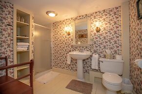 Clark Currier Inn