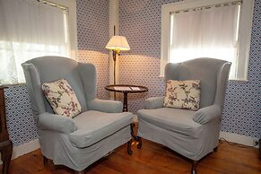 Clark Currier Inn