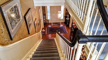 Clark Currier Inn