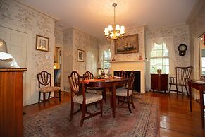 Clark Currier Inn