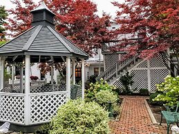 Clark Currier Inn
