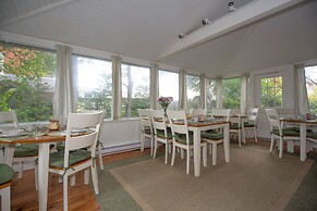 Clark Currier Inn