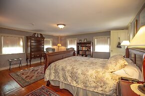 Clark Currier Inn