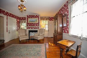 Clark Currier Inn
