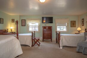 Clark Currier Inn