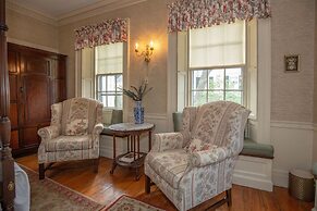 Clark Currier Inn