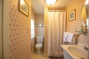 Clark Currier Inn
