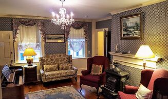 Clark Currier Inn