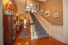 Clark Currier Inn