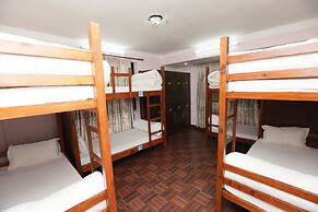 Famous House Kathmandu - Hostel
