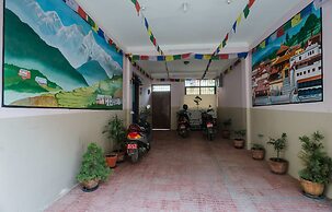 Famous House Kathmandu - Hostel
