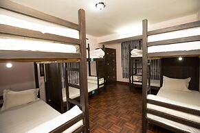 Famous House Kathmandu - Hostel