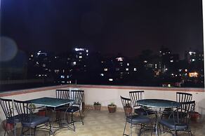 Famous House Kathmandu - Hostel