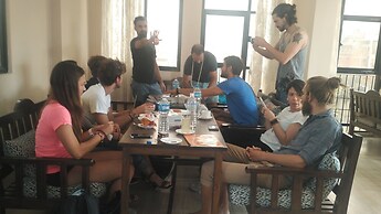 Famous House Kathmandu - Hostel