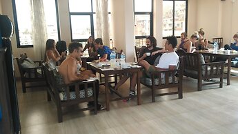 Famous House Kathmandu - Hostel