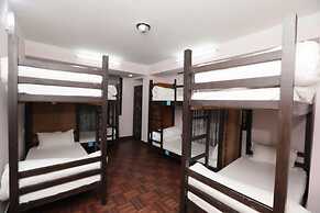 Famous House Kathmandu - Hostel