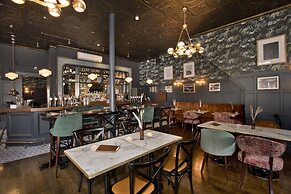 The Clerk & Well Pub & Rooms