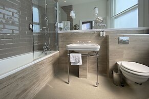 The Clerk & Well Pub & Rooms