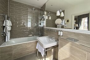 The Clerk & Well Pub & Rooms