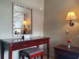 Serendib Suites & Conference Center