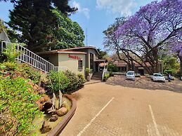 Serendib Suites & Conference Center