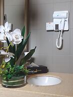 Serendib Suites & Conference Center