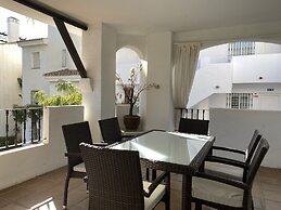 Apartamentos y Casas Serinamar Marbella