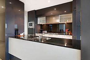 Southbank Apartments - Eureka Tower