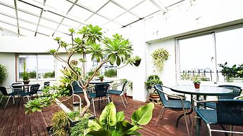 Cambridge Yang Kang Hotel