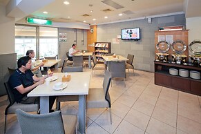 Cambridge Yang Kang Hotel