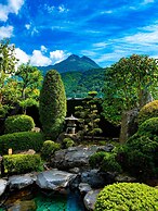 Yufuin Yawaraginosato Yadoya