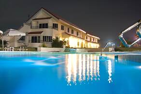 Sherwood Bay Resort & Aqua Sports