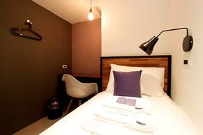 Daan Park Hotel - Hostel