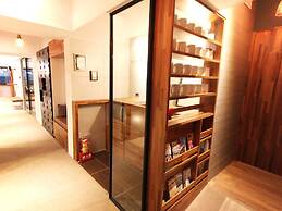 Daan Park Hotel - Hostel