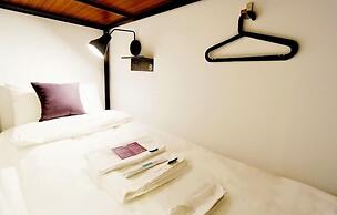 Daan Park Hotel - Hostel