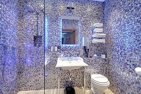 Mala Anglia Deluxe Rooms & SPA